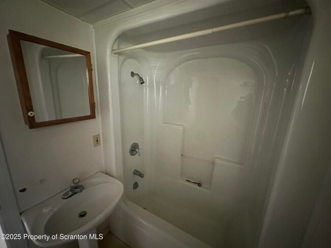 Building Photo - 74 W Chestnut St