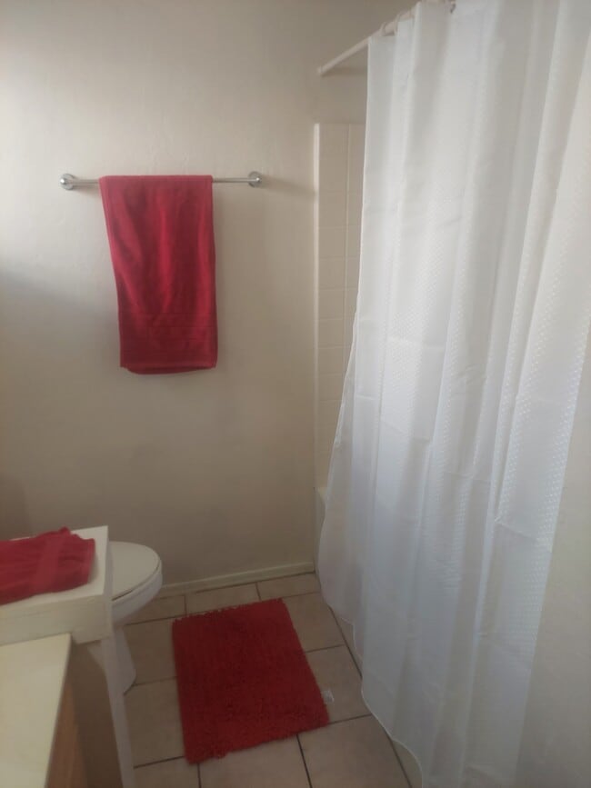 Building Photo - 9141 N Overlook Dr