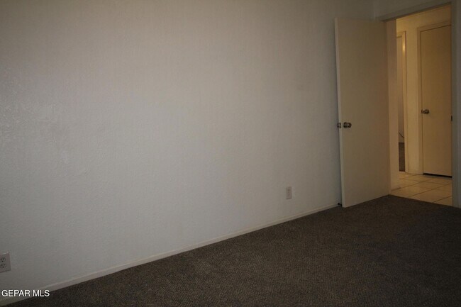 Building Photo - 9604 Gaza Dr