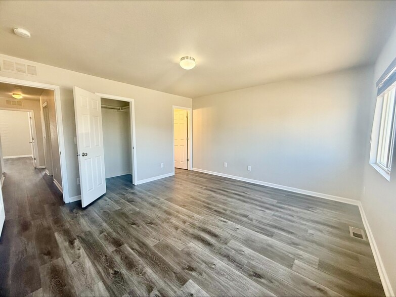 Building Photo - 3721 Miranda Ave