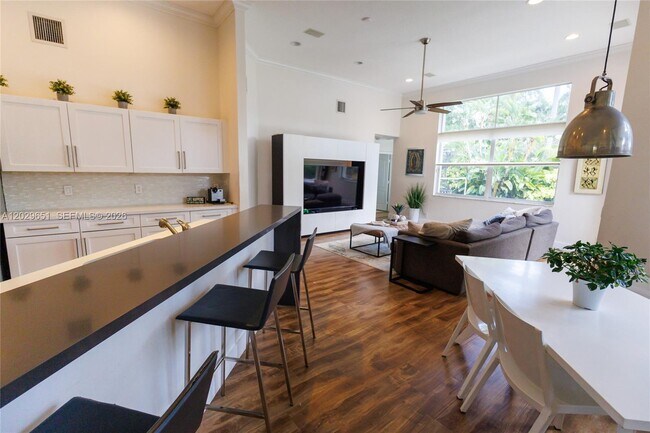 Building Photo - 280 Landings Blvd