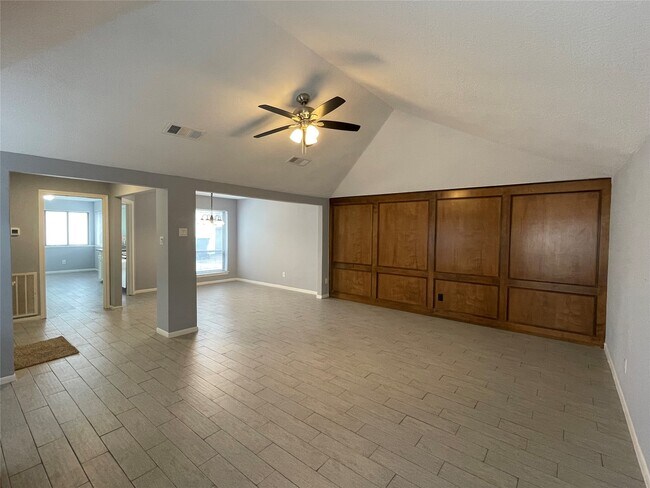 Building Photo - 7918 Midland Forest Dr