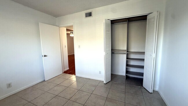 Building Photo - 114 NW 60th Ave