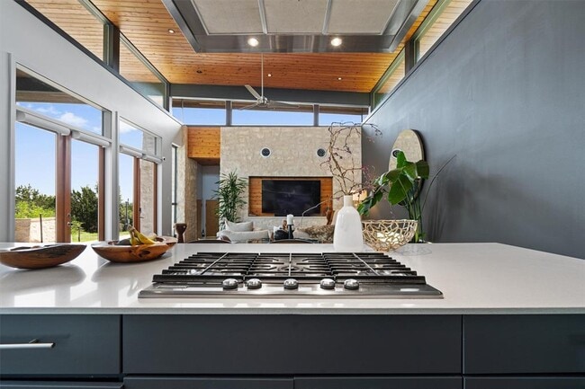 Building Photo - 1302 Socorro Dr