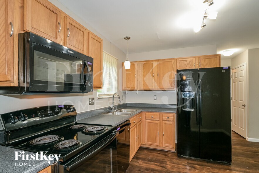 Building Photo - 256 Cherrywood Parc Dr