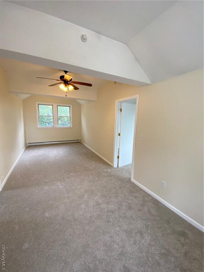 Primary Photo - 49 Croton Point Ave