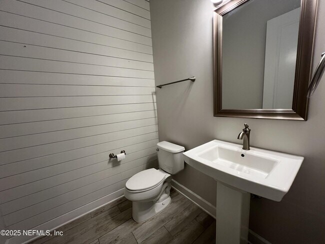 Building Photo - 202 Galleon Dr