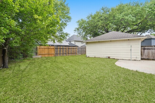 Building Photo - 16322 Battlecreek Dr