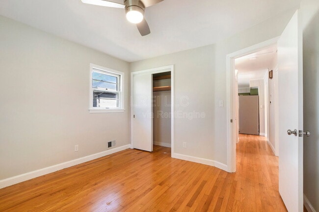 Building Photo - 405 Westwood Dr