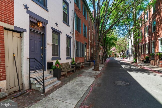 Building Photo - 1812 Addison St