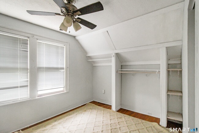 Building Photo - 32 Ingraham Pl