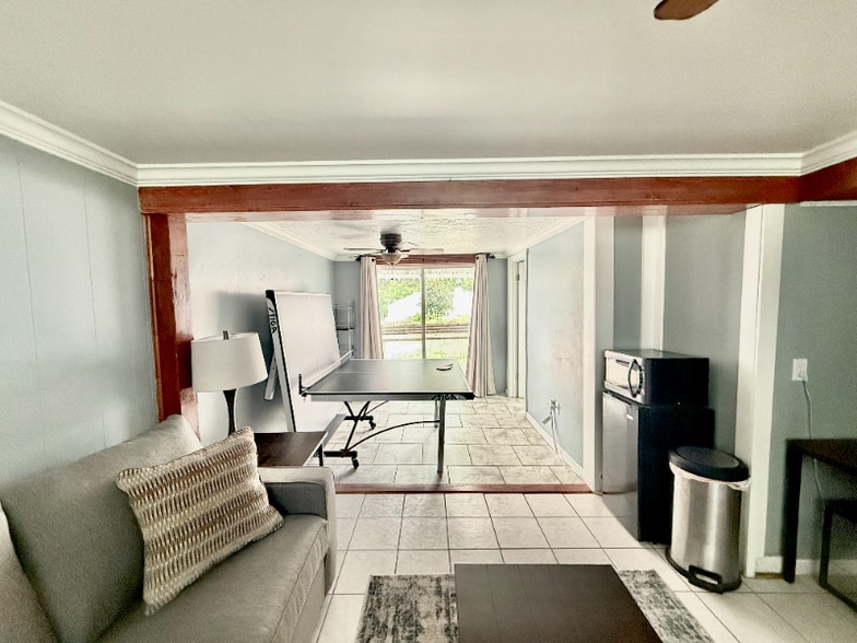 Building Photo - 1 Gibbs Cir