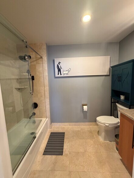 Building Photo - 600 12th St