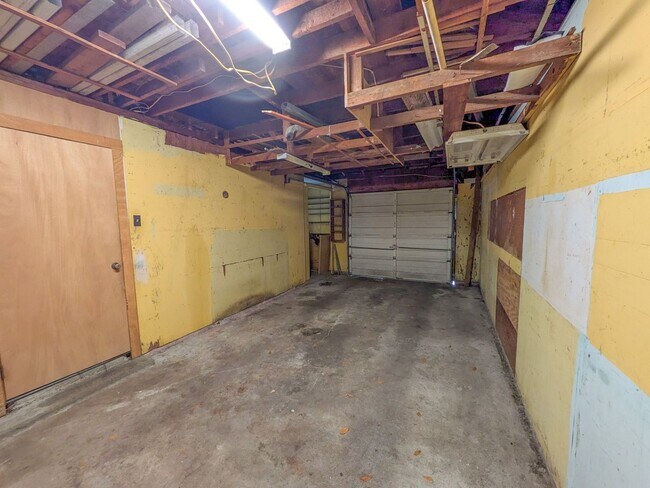 Building Photo - 770 Peyton Dr