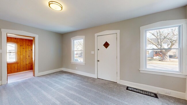 Building Photo - Cudell / West Boulevard Area - 3 bedroom/1...