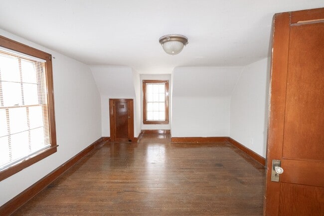 Building Photo - Charming 3 bed | 2 bath home in the heart ...