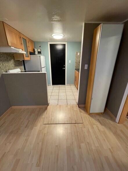 Building Photo - 313 E Calle Arizona