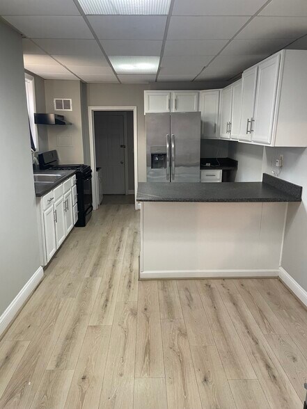 Kitchen - 412 Market St
