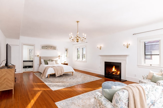 Building Photo - 671 Prospect St