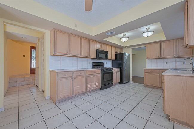Building Photo - 5127 Smokey River Dr