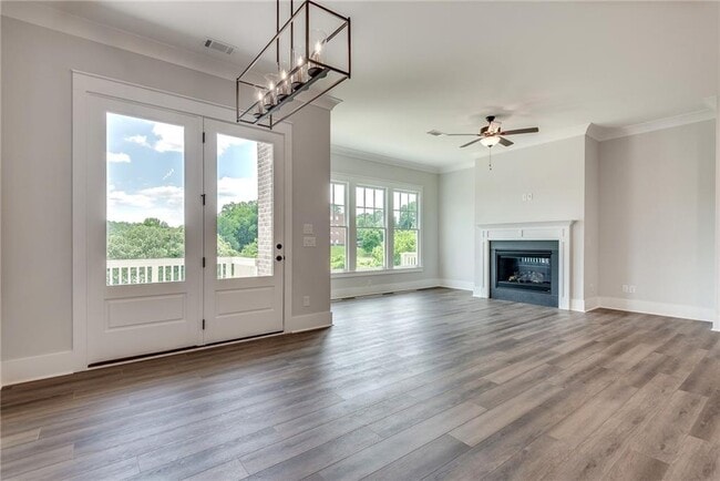 Building Photo - 435 Maplewood Dr