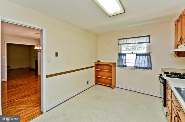 Building Photo - 100 Mel Mara Dr