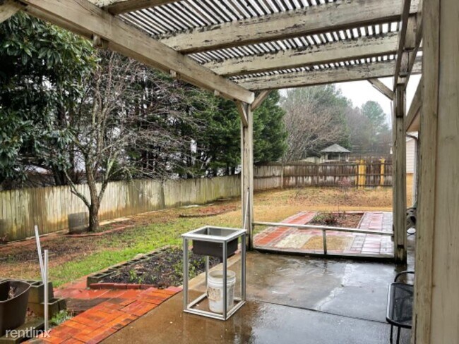 Building Photo - 4 br, 2 bath House - 482 John Stewart Pl