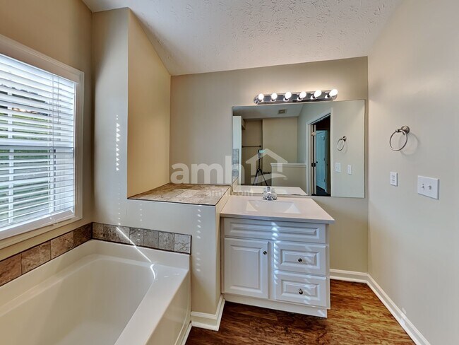 Building Photo - 3094 Perch Overlook SW