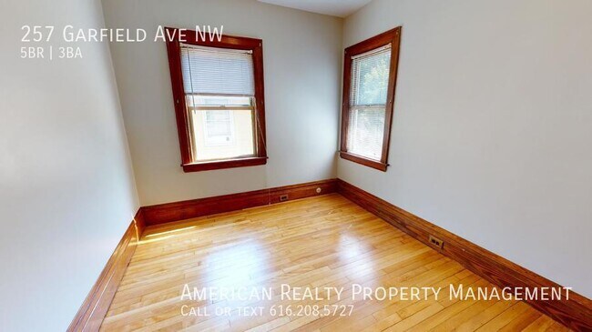 Building Photo - 257 Garfield Ave NW