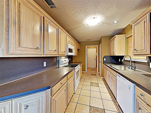 Building Photo - 1324 Meadow Rose Trail