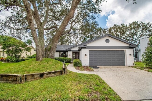 Building Photo - 2906 Windridge Dr