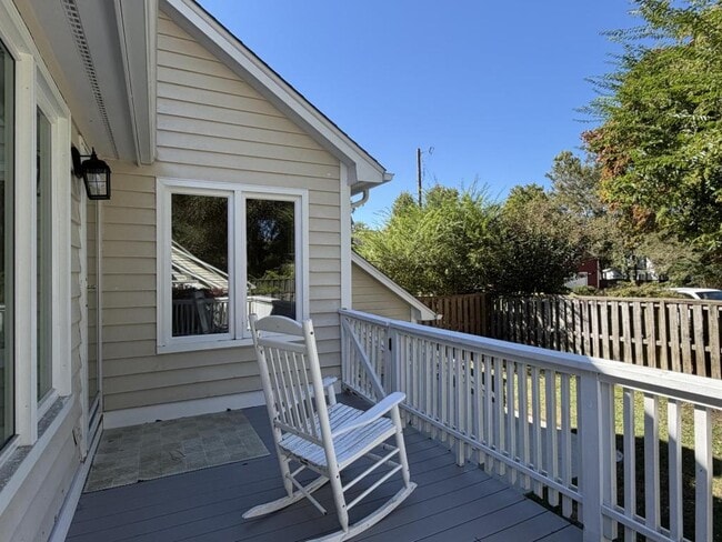 Building Photo - 305 Wimbledon Ct