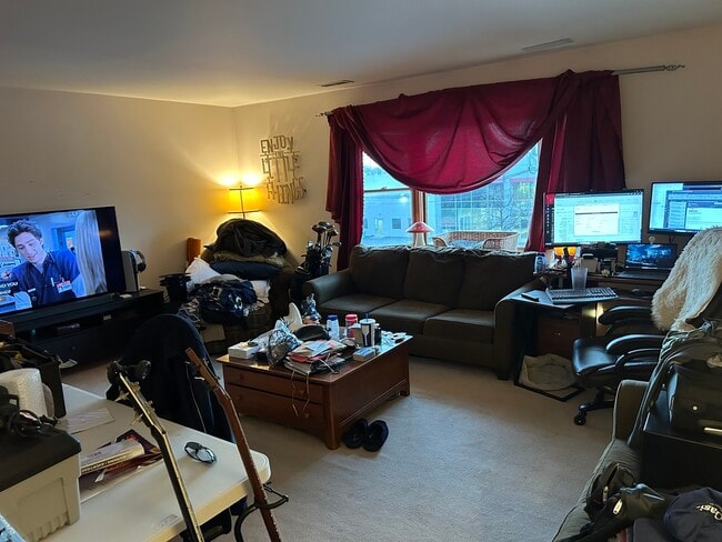 Building Photo - 3130 Sheeler Ave