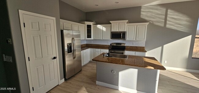 Building Photo - 17913 W Desert View Ln