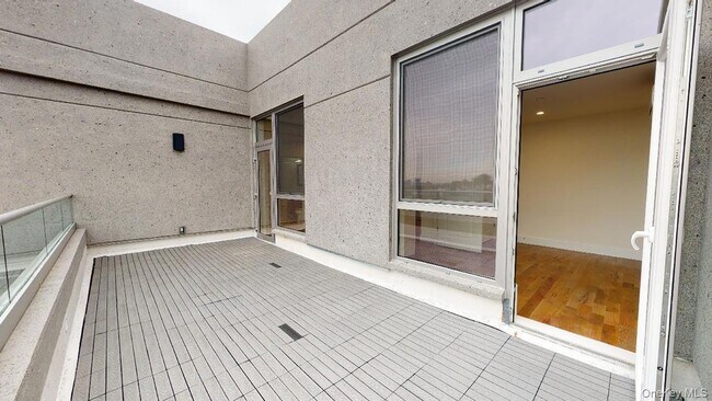 Building Photo - 138-28 Queens Blvd