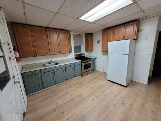 Building Photo - 80-82 Graham Avenue