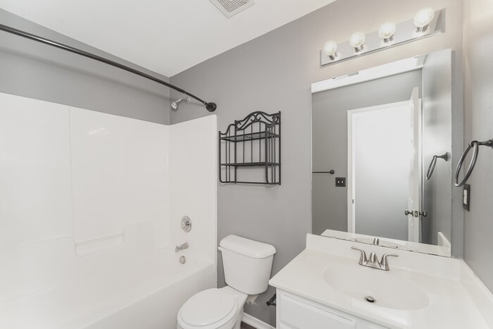 Building Photo - 12825 Old Iron Ln