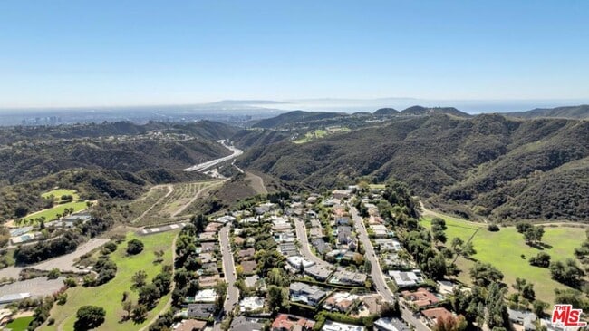 Building Photo - 3116 Elvido Dr