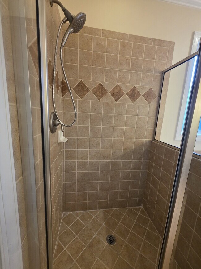 Building Photo - Spacious 4-Bedroom Home for Rent in Kings Grant Fayetteville – 15 Minutes from Fort Bragg