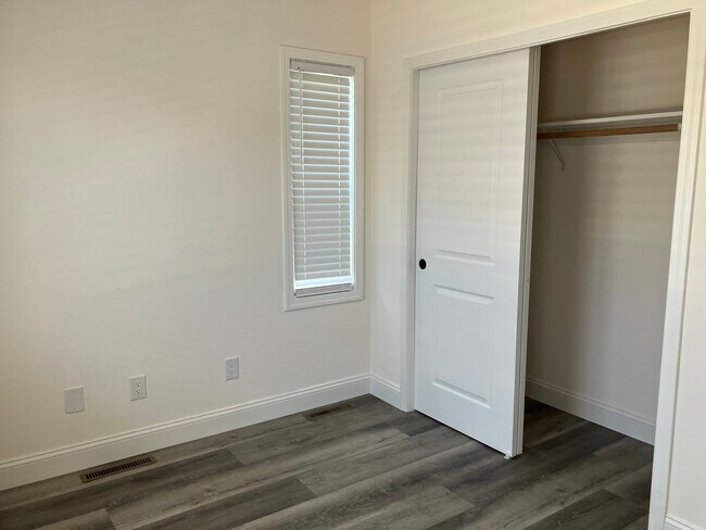 Building Photo - 140 Fairview Dr