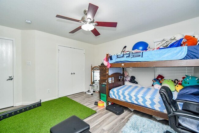 Building Photo - 2206 Rocky Hollow Ln