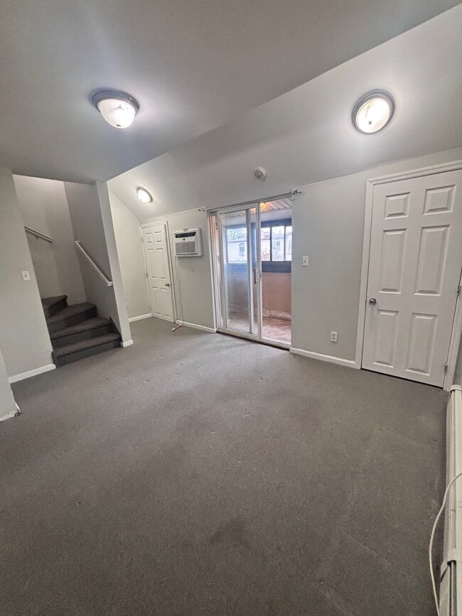 Building Photo - 173-17 Vaswani Ave