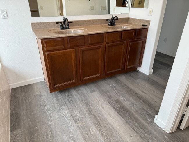 Building Photo - 2712 E Denim Trail