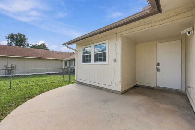Building Photo - 7203 Timbercreek Dr
