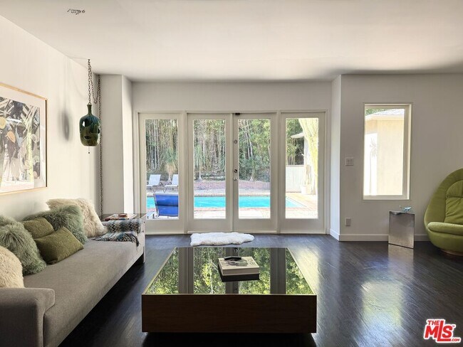 Building Photo - 1555 Rising Glen Rd