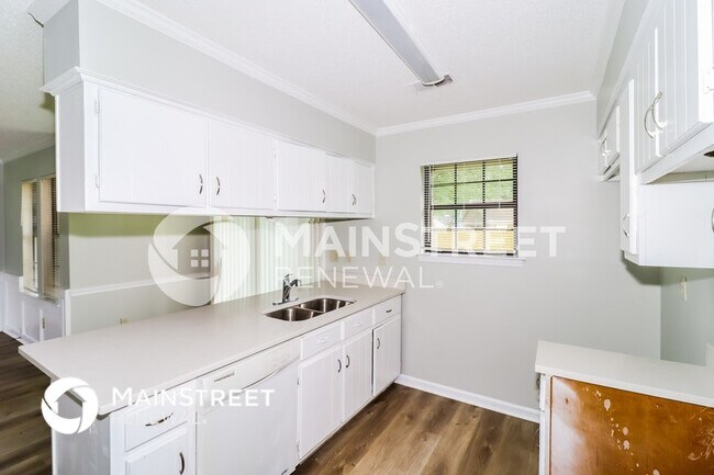 Building Photo - 6349 Valleydale Dr