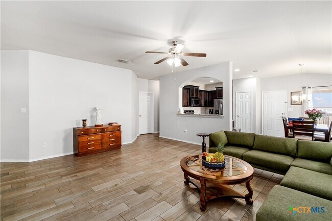 Building Photo - 5634 Stonehaven Dr
