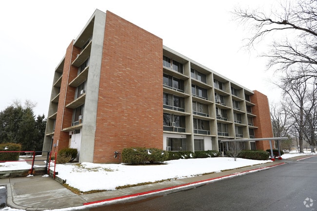 Building Photo - Big Thompson Manor I