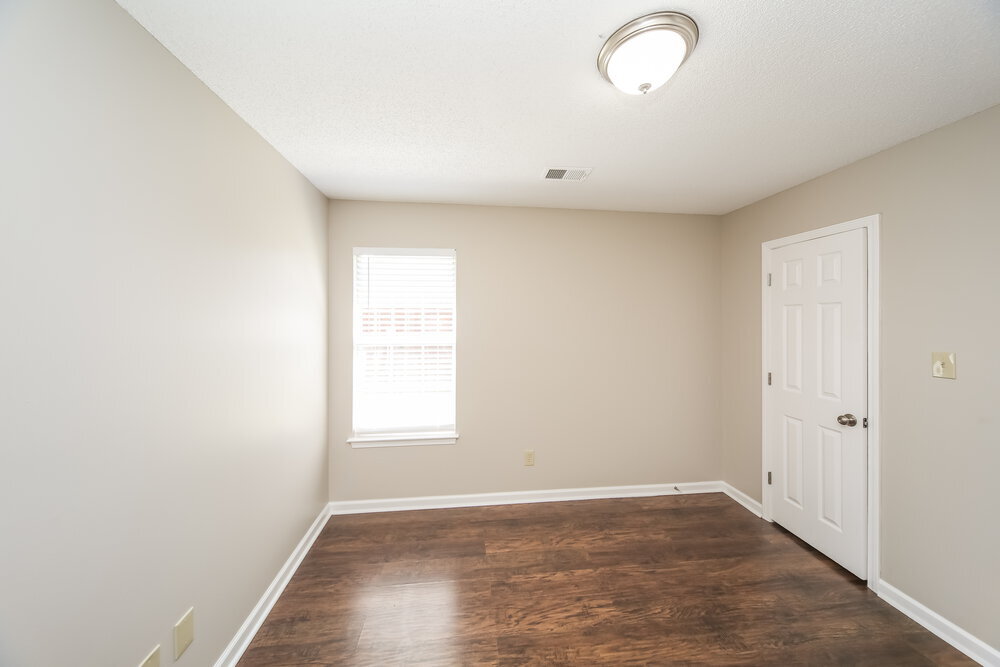 Building Photo - 5180 Plum Tree Dr