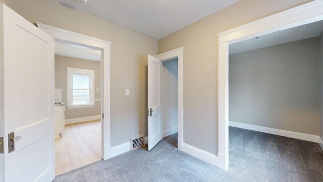 Building Photo - 3465 W 56th St